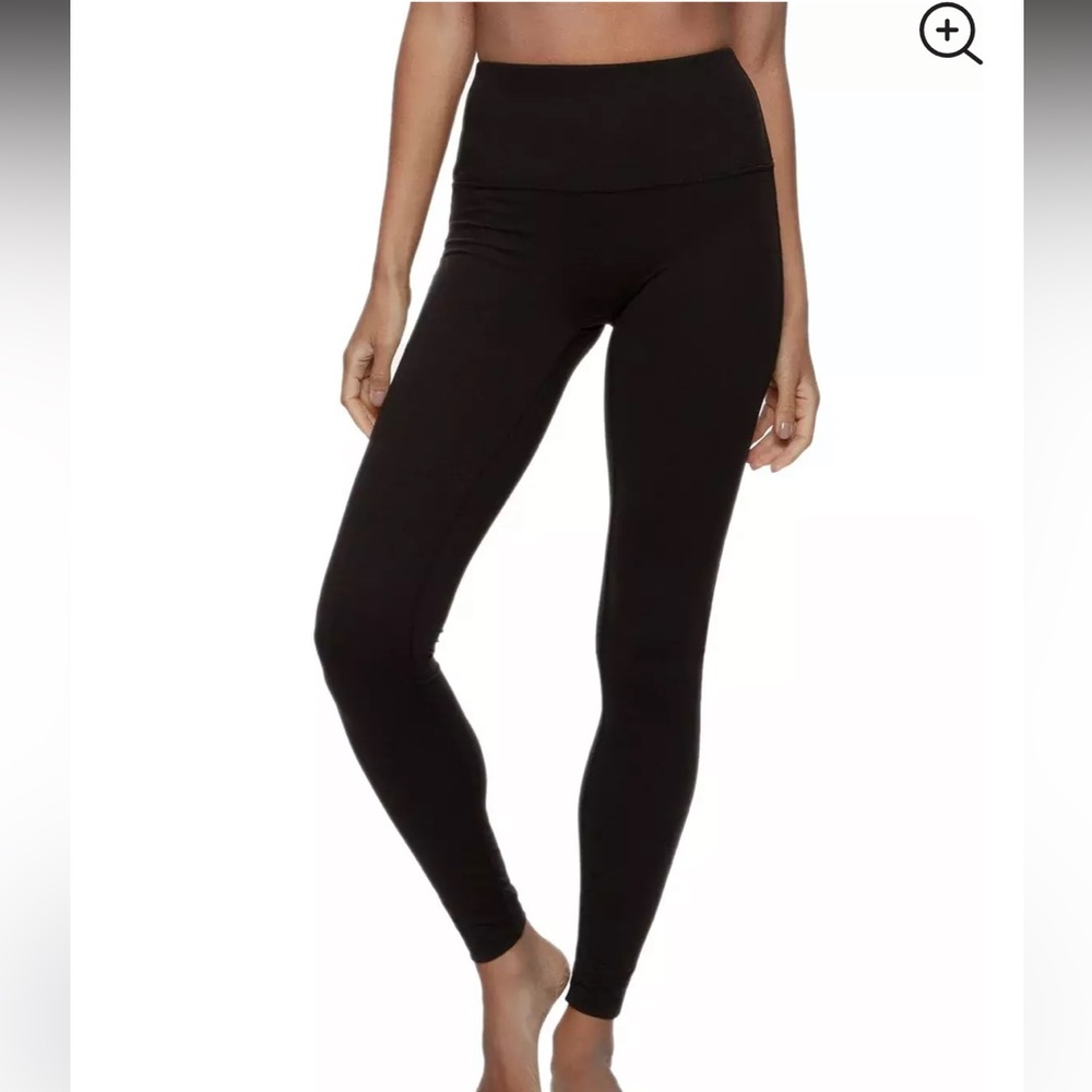 FELINA Velvety Soft High-Waisted Leggings in size M